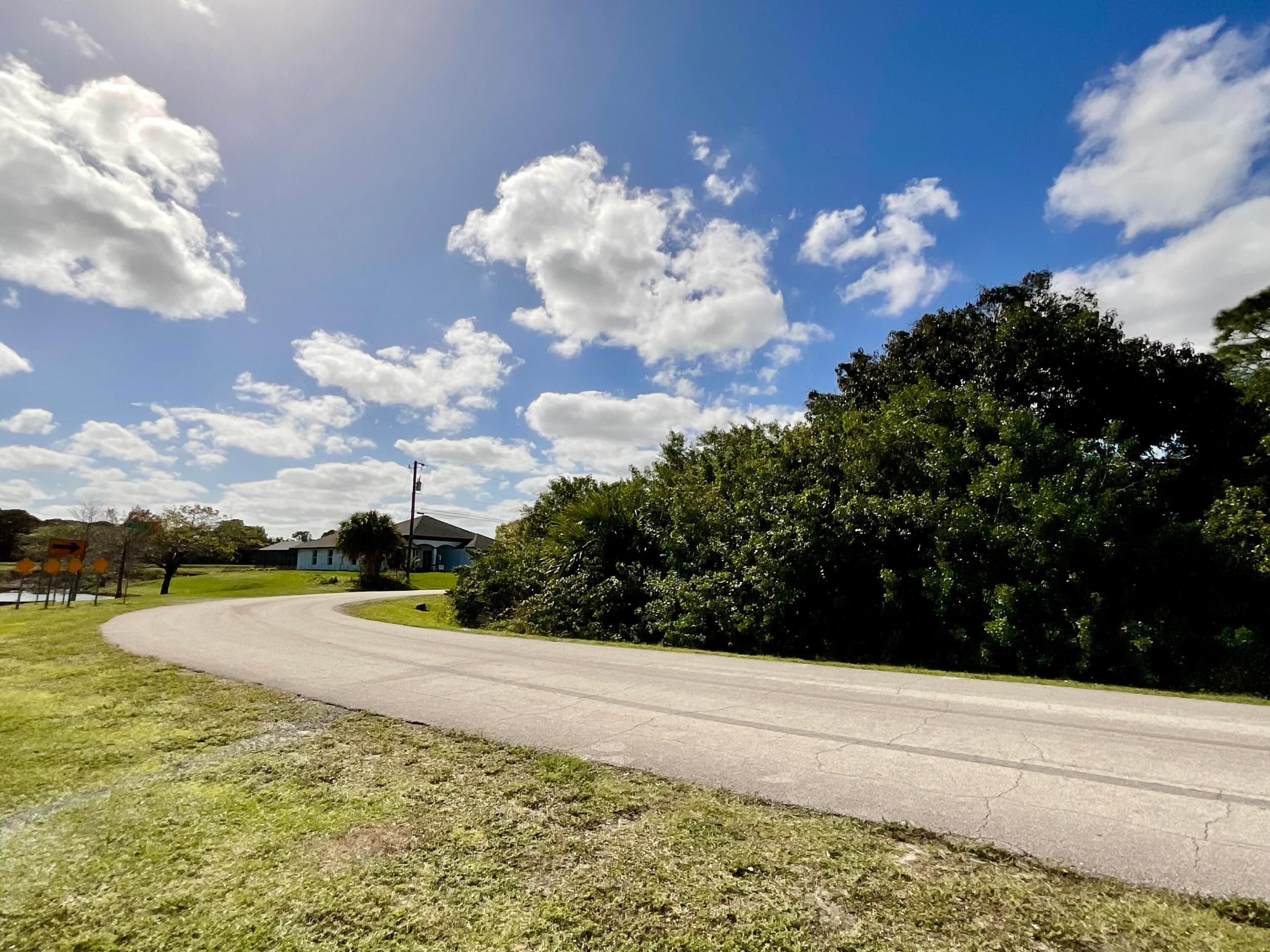 PORT ST LUCIE SECTION 33 - Land