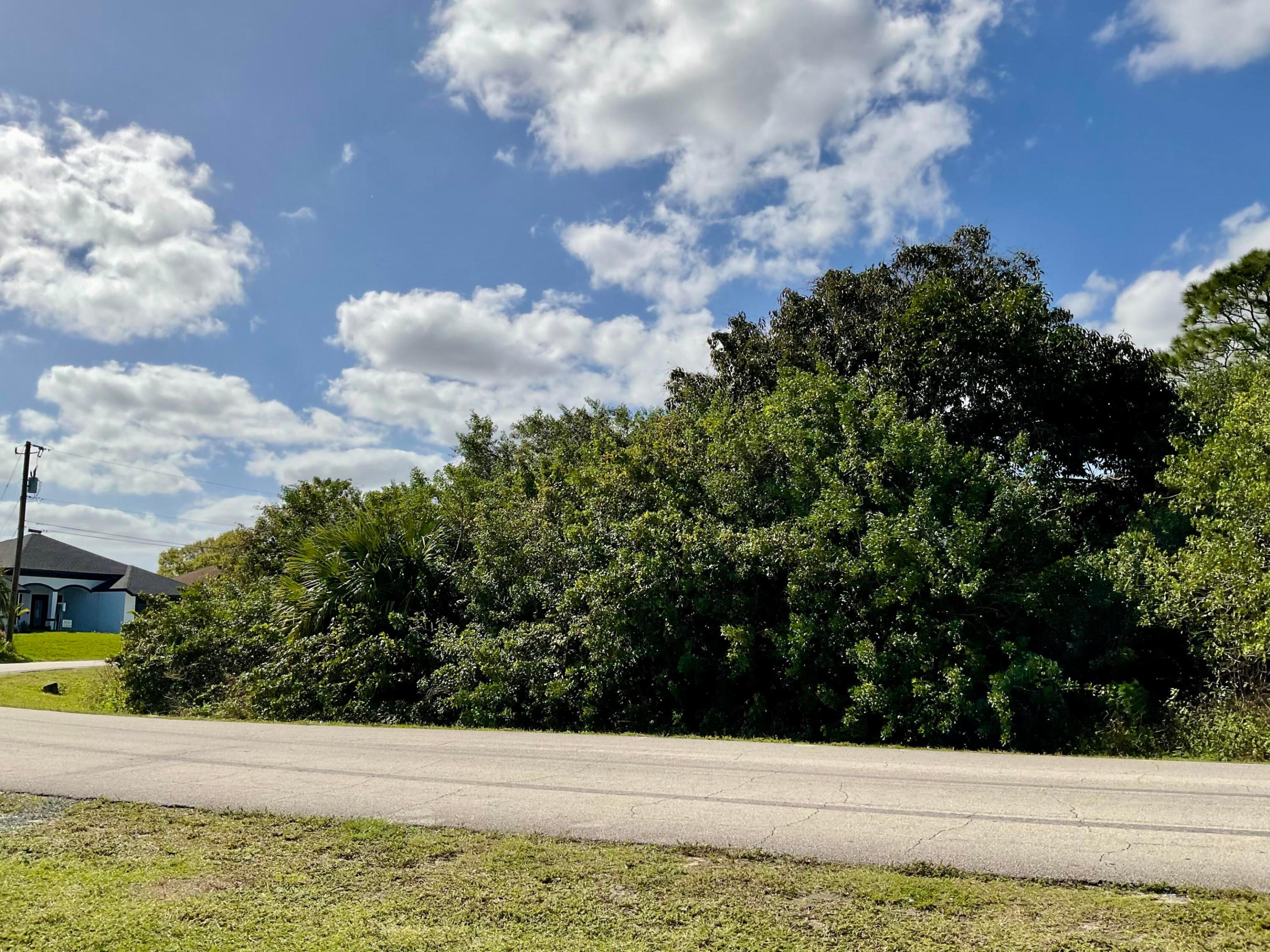 PORT ST LUCIE SECTION 33 - Land