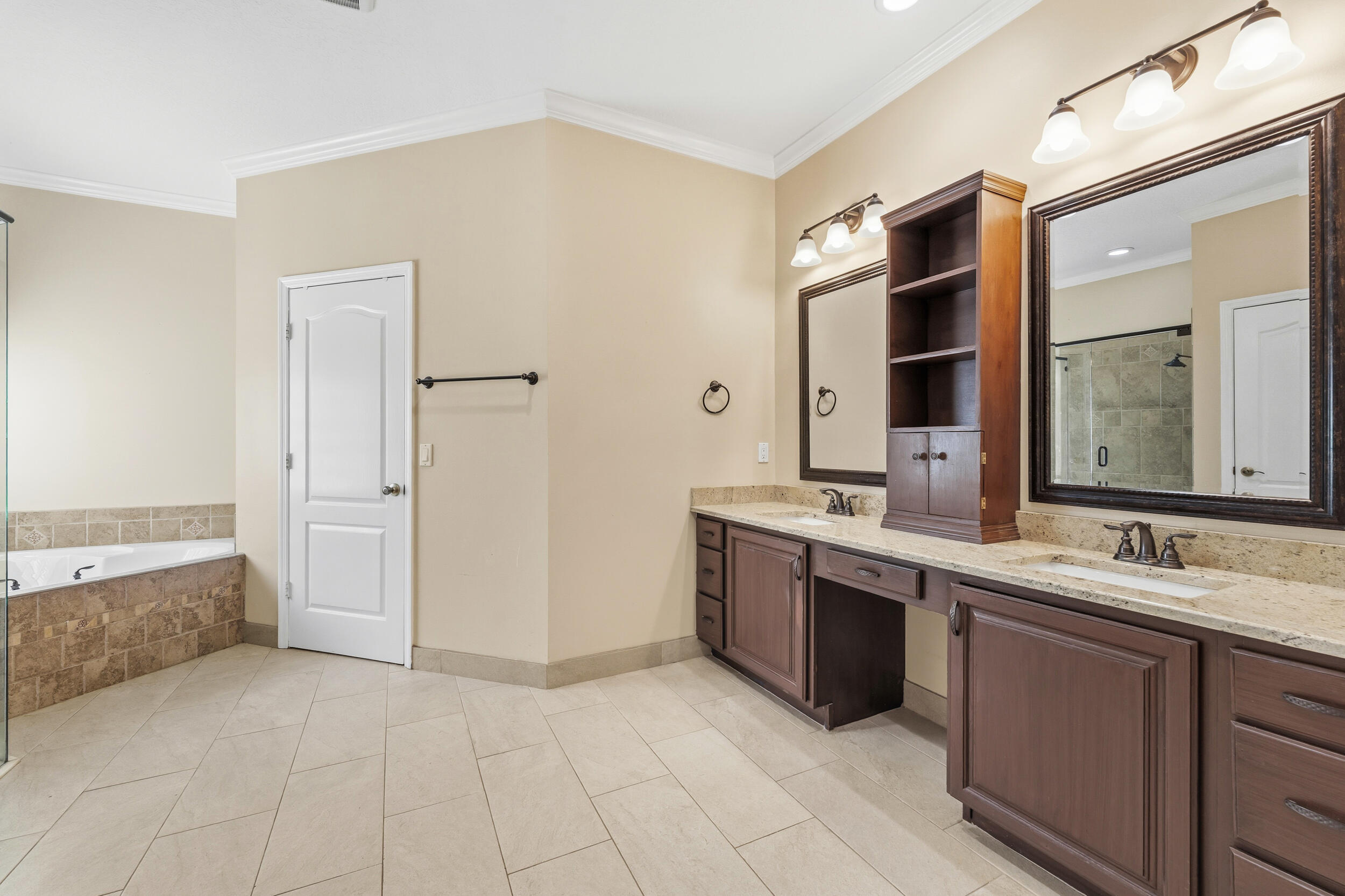 ISLESWORTH - Residential