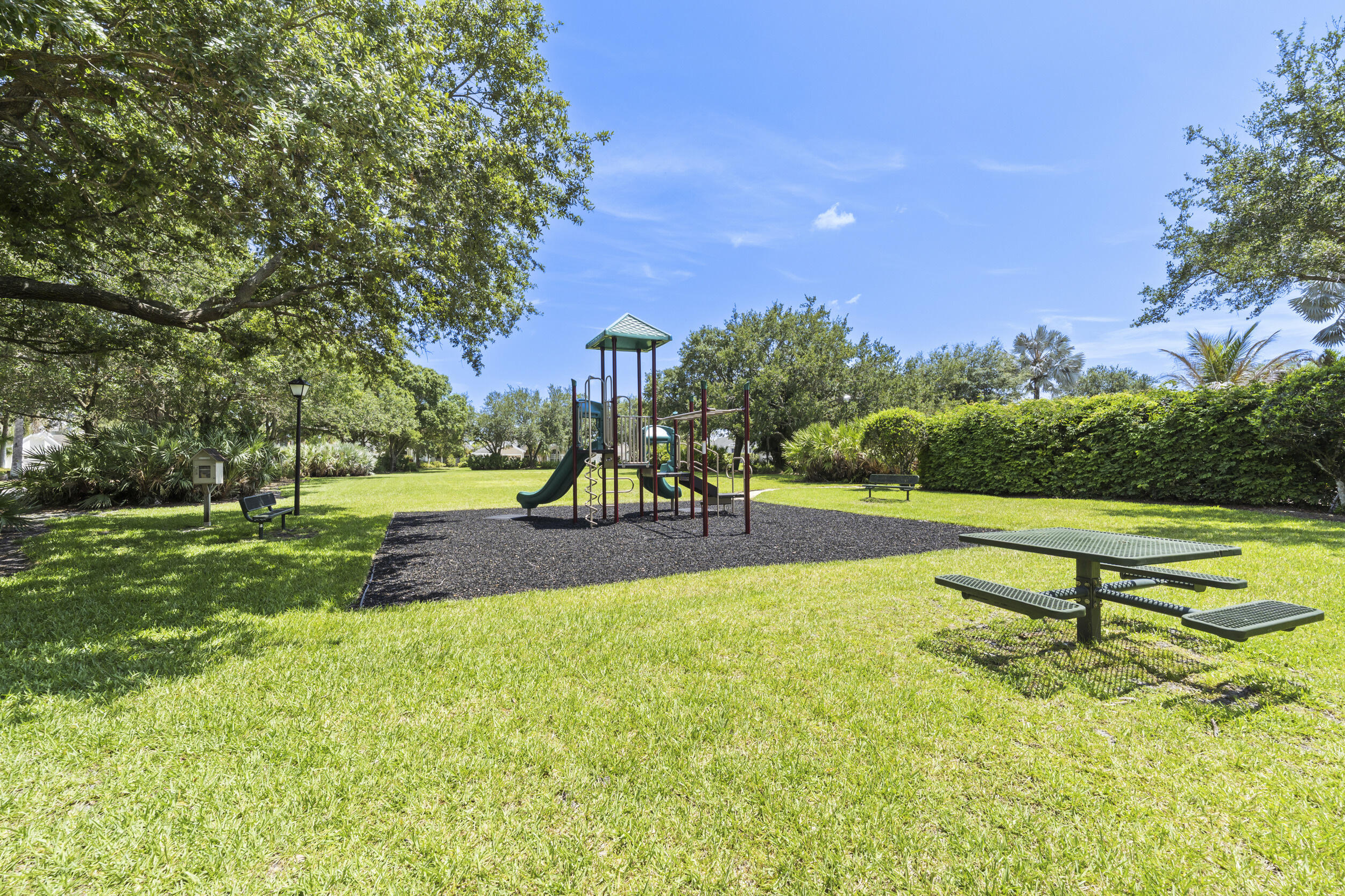 ISLESWORTH - Residential