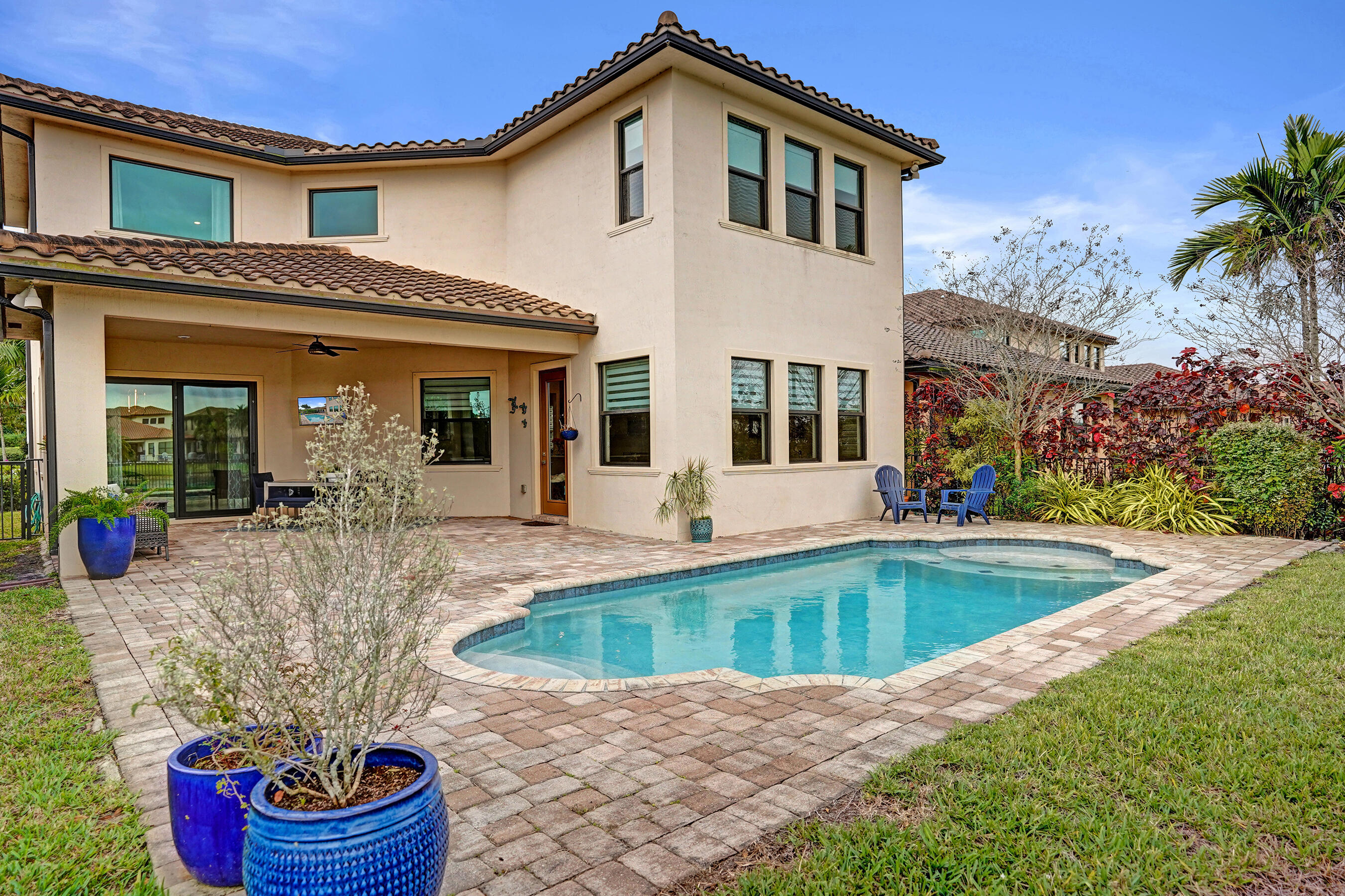 PARKLAND BAY - Residential
