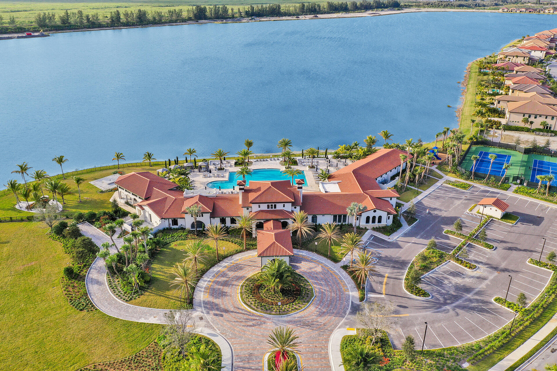 PARKLAND BAY - Residential