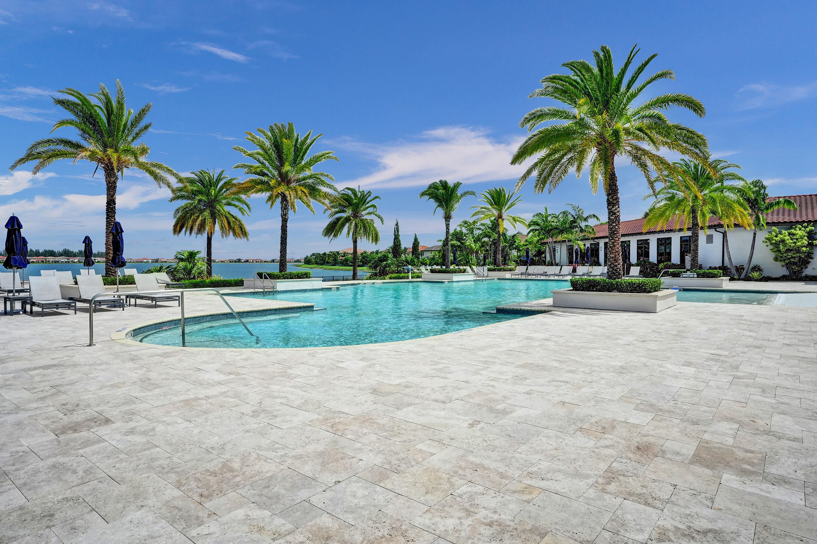 PARKLAND BAY - Residential