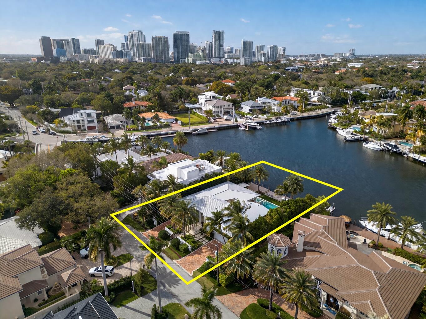 RIO VISTA ISLES - Residential
