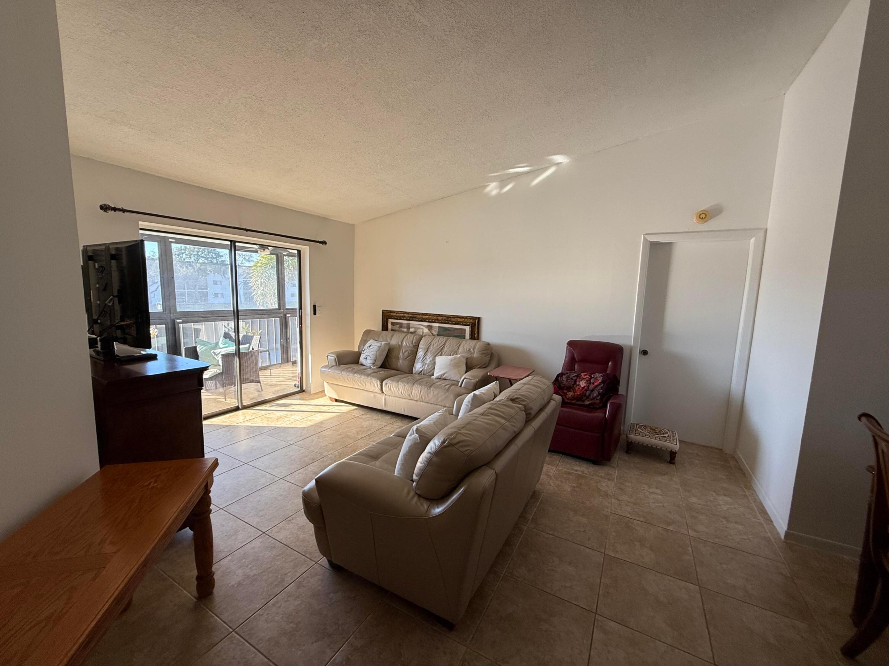 WITNEY E CONDO - Residential Lease