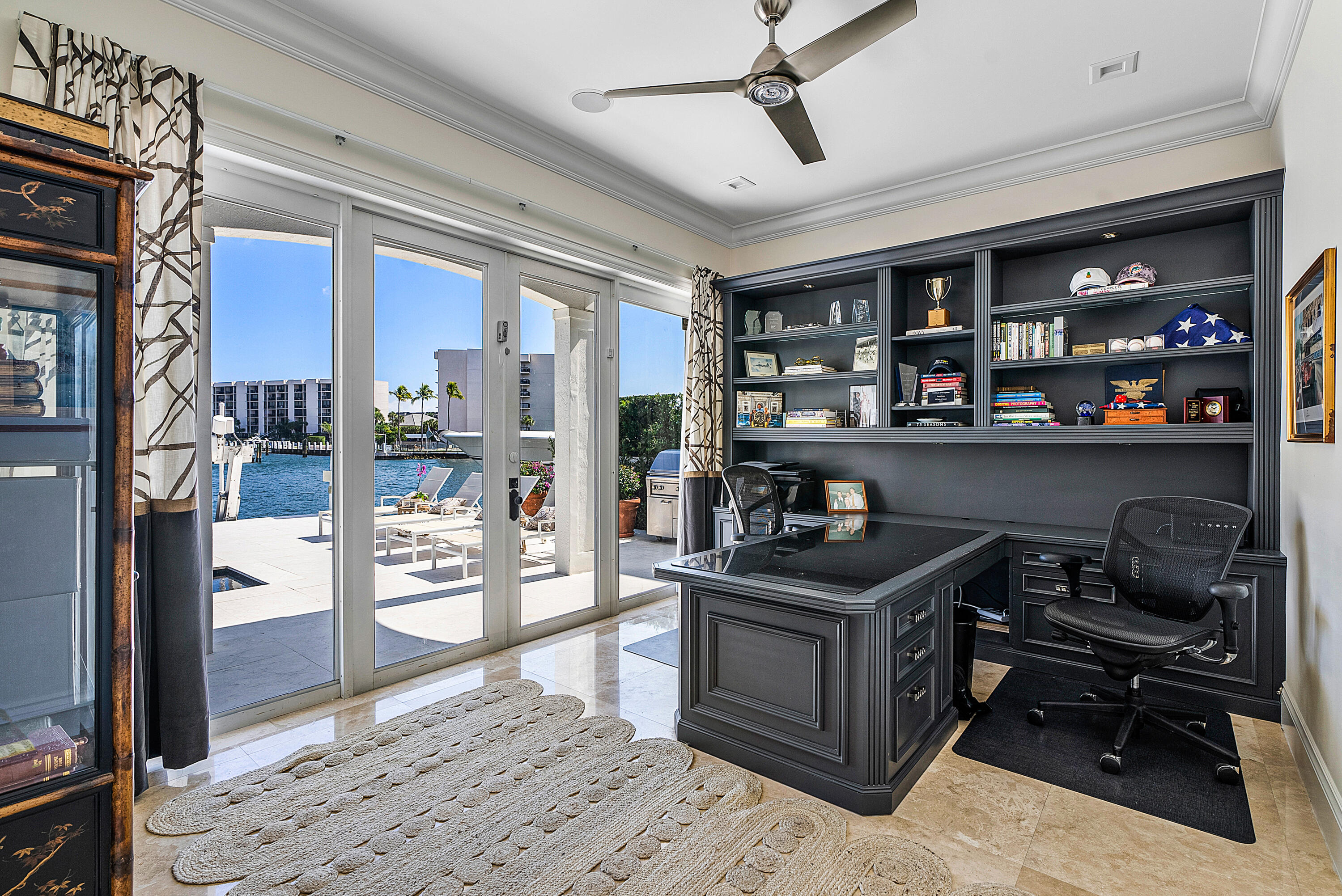 HARBOUR EAST - Residential