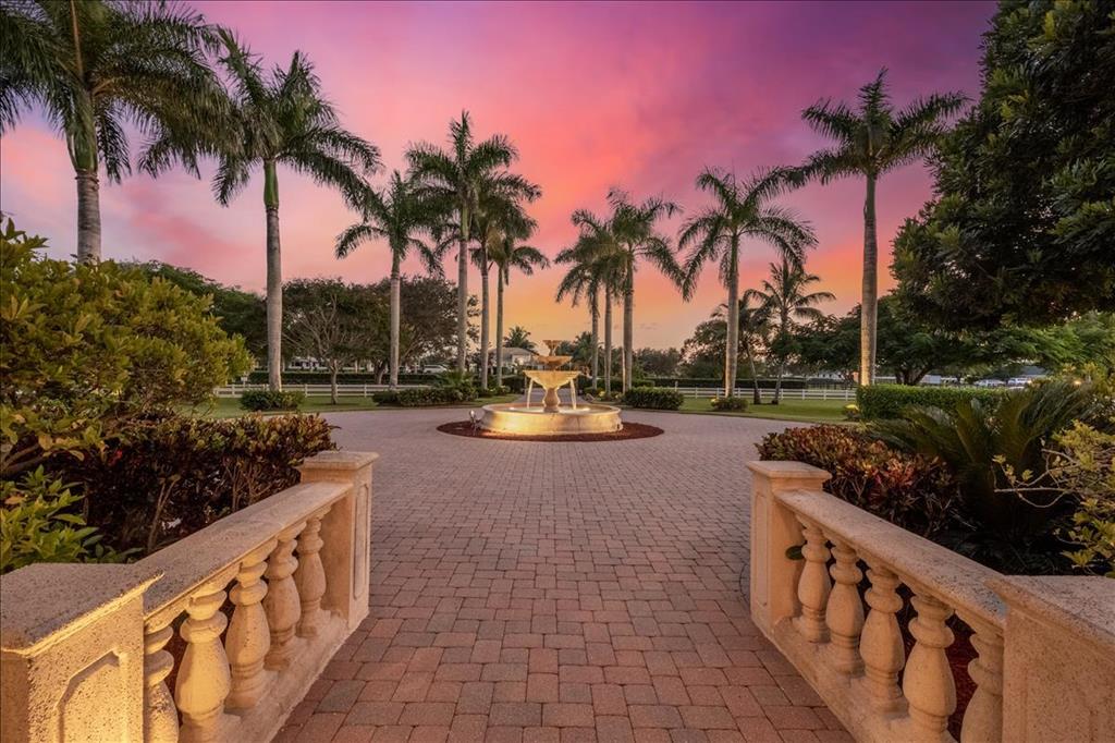 PALM BEACH POINT - Residential