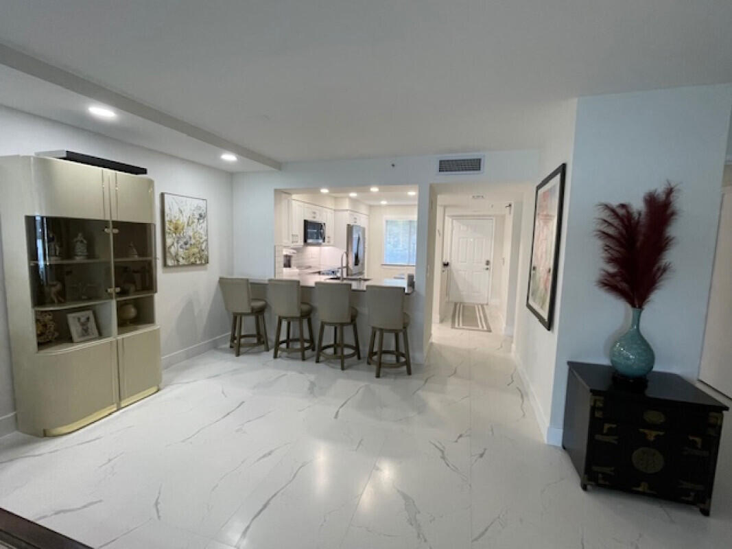 HUNTINGTON POINTE - Residential