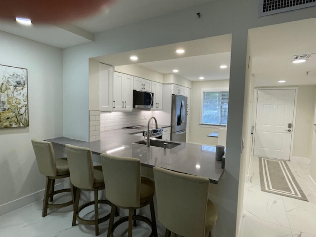 HUNTINGTON POINTE - Residential