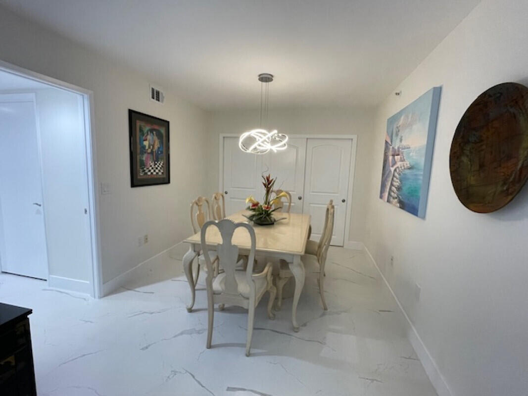 HUNTINGTON POINTE - Residential