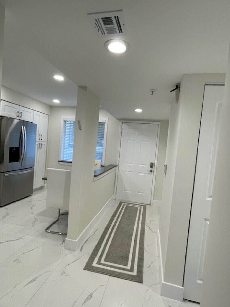 HUNTINGTON POINTE - Residential