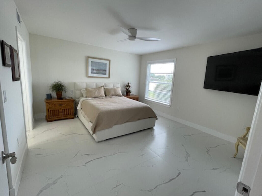 HUNTINGTON POINTE - Residential