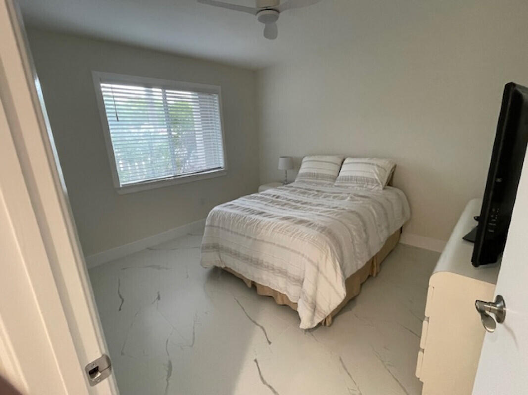 HUNTINGTON POINTE - Residential
