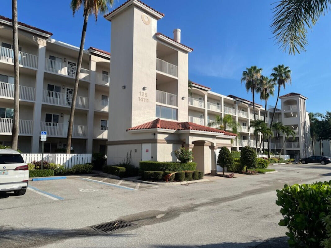 HUNTINGTON POINTE - Residential