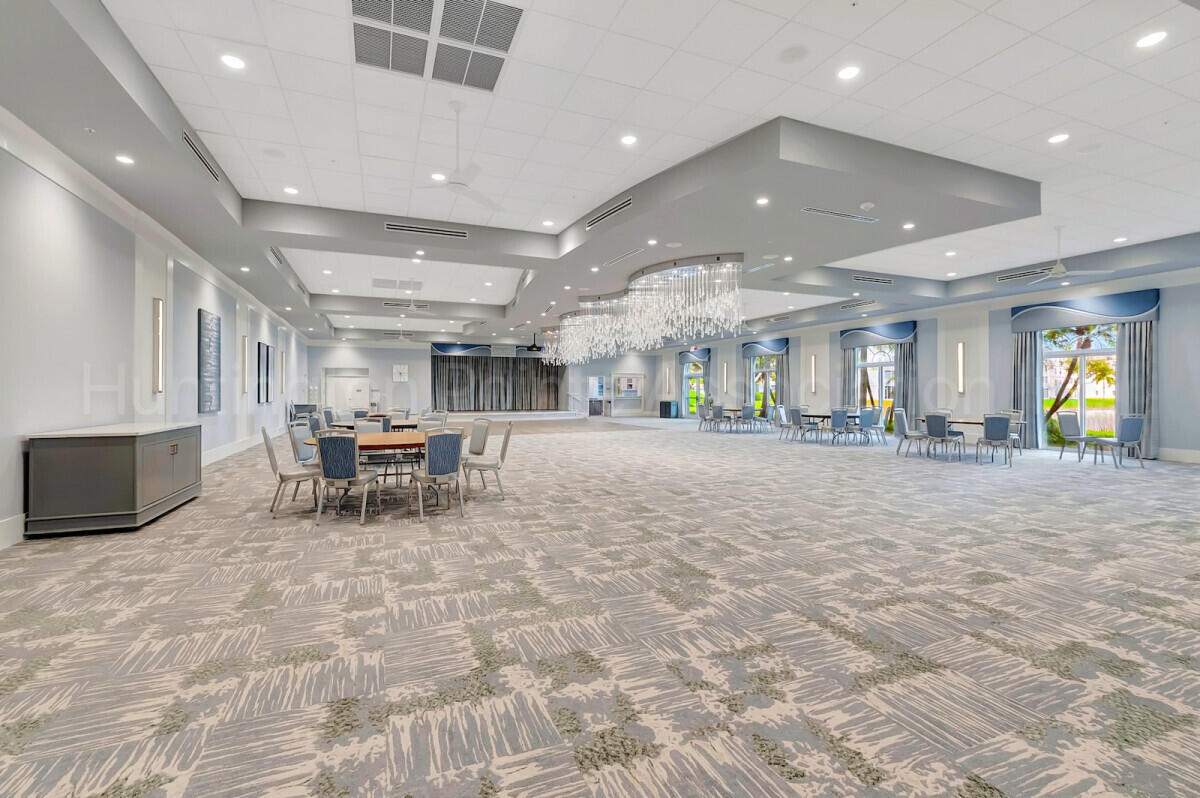 HUNTINGTON POINTE - Residential