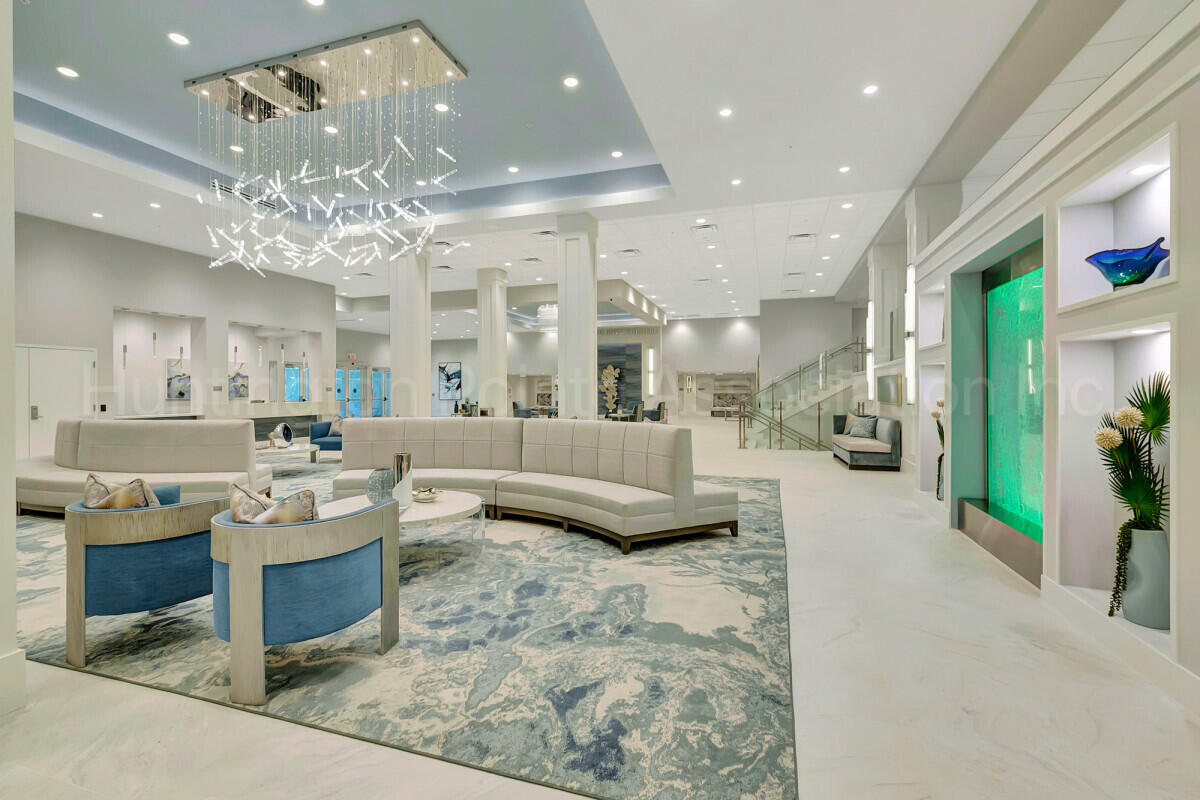 HUNTINGTON POINTE - Residential