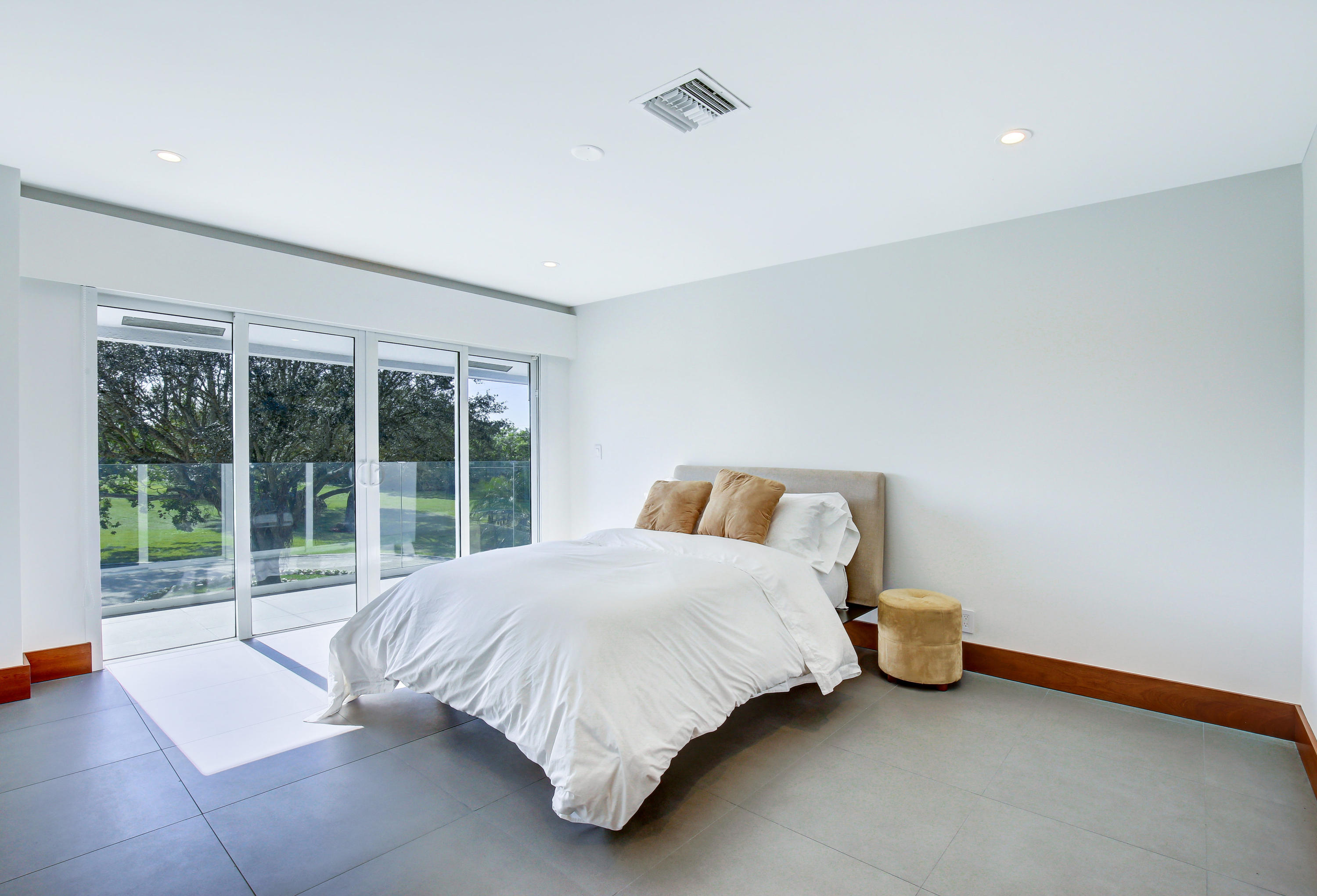 PALM BEACH POINT - Residential