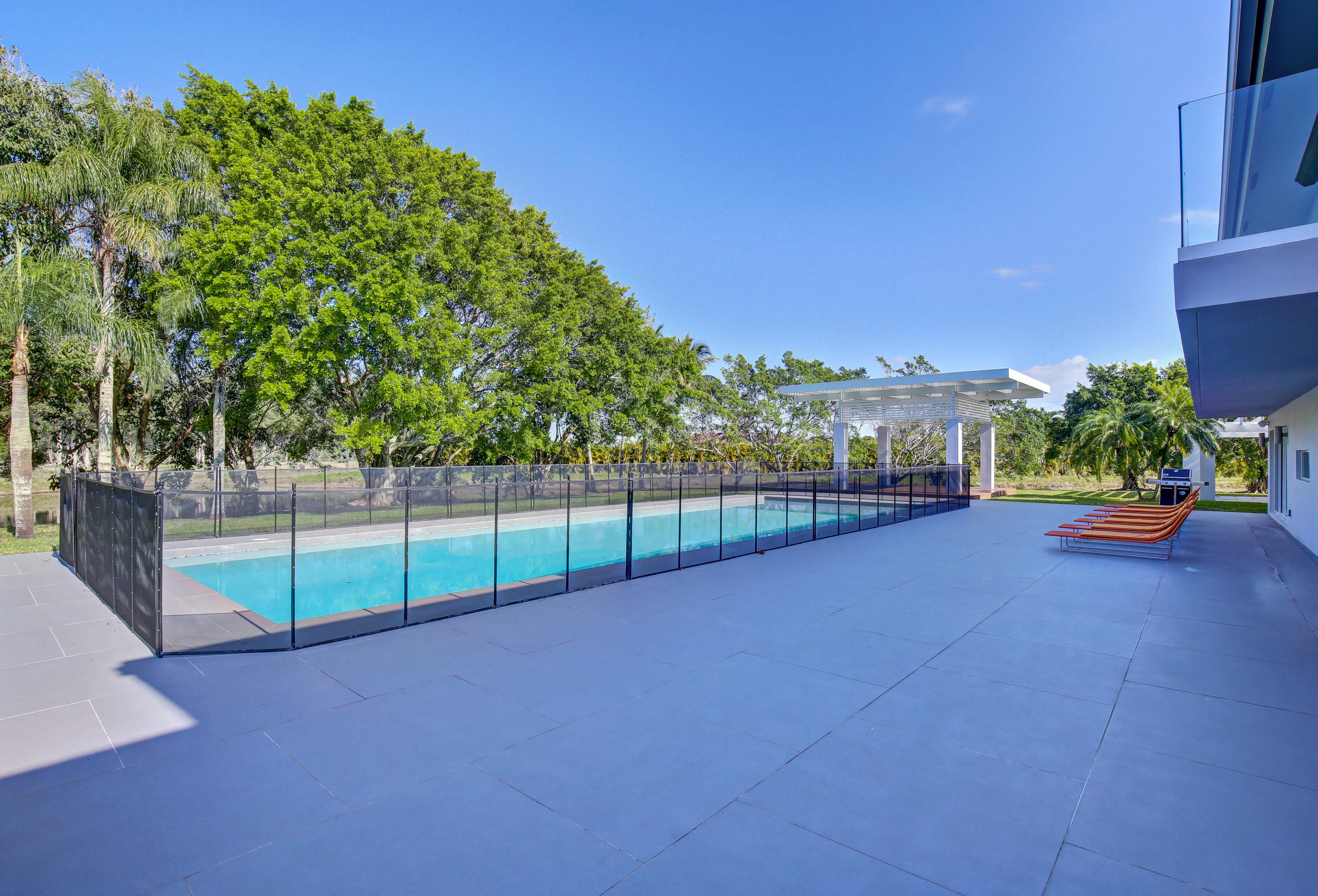 PALM BEACH POINT - Residential
