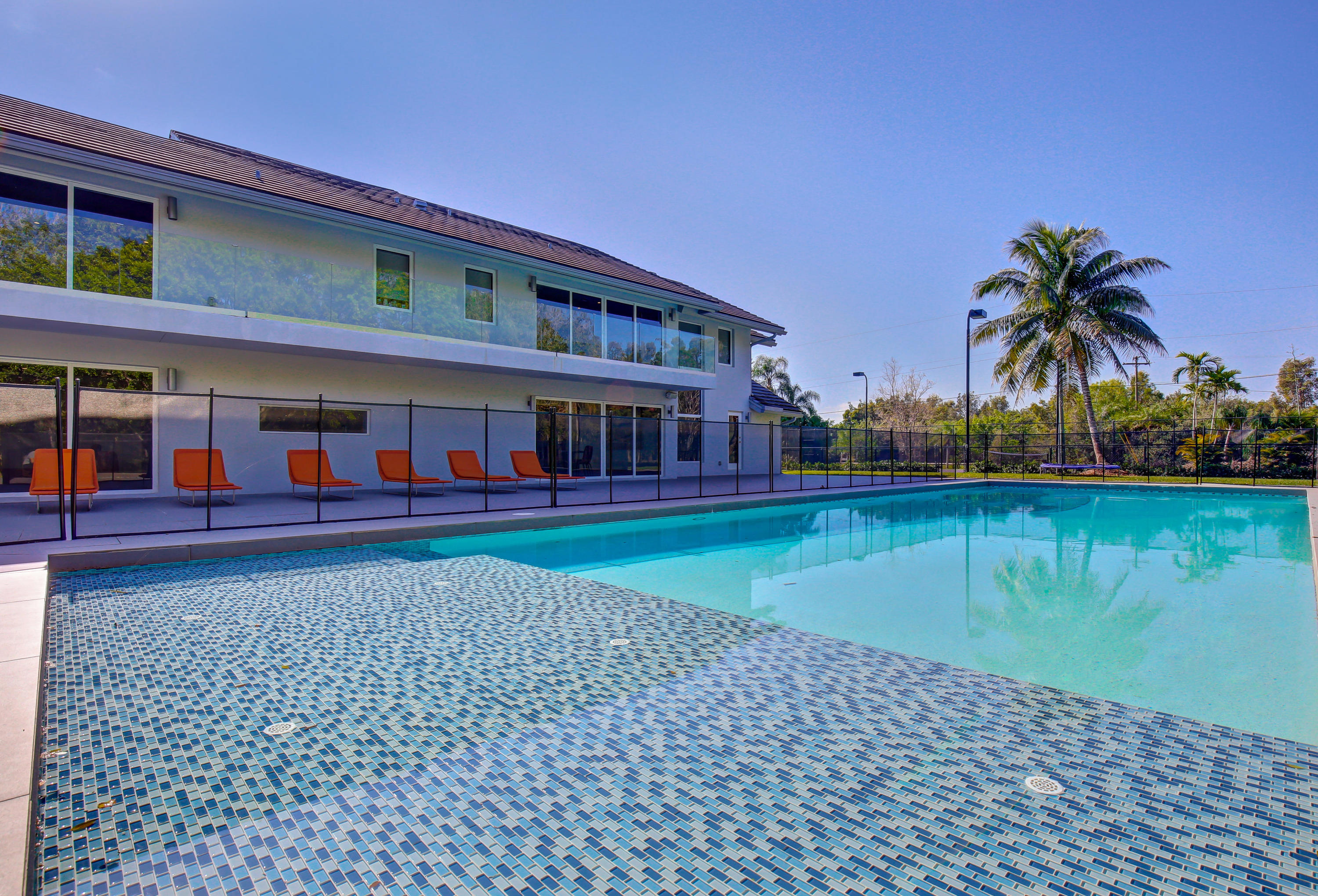 PALM BEACH POINT - Residential