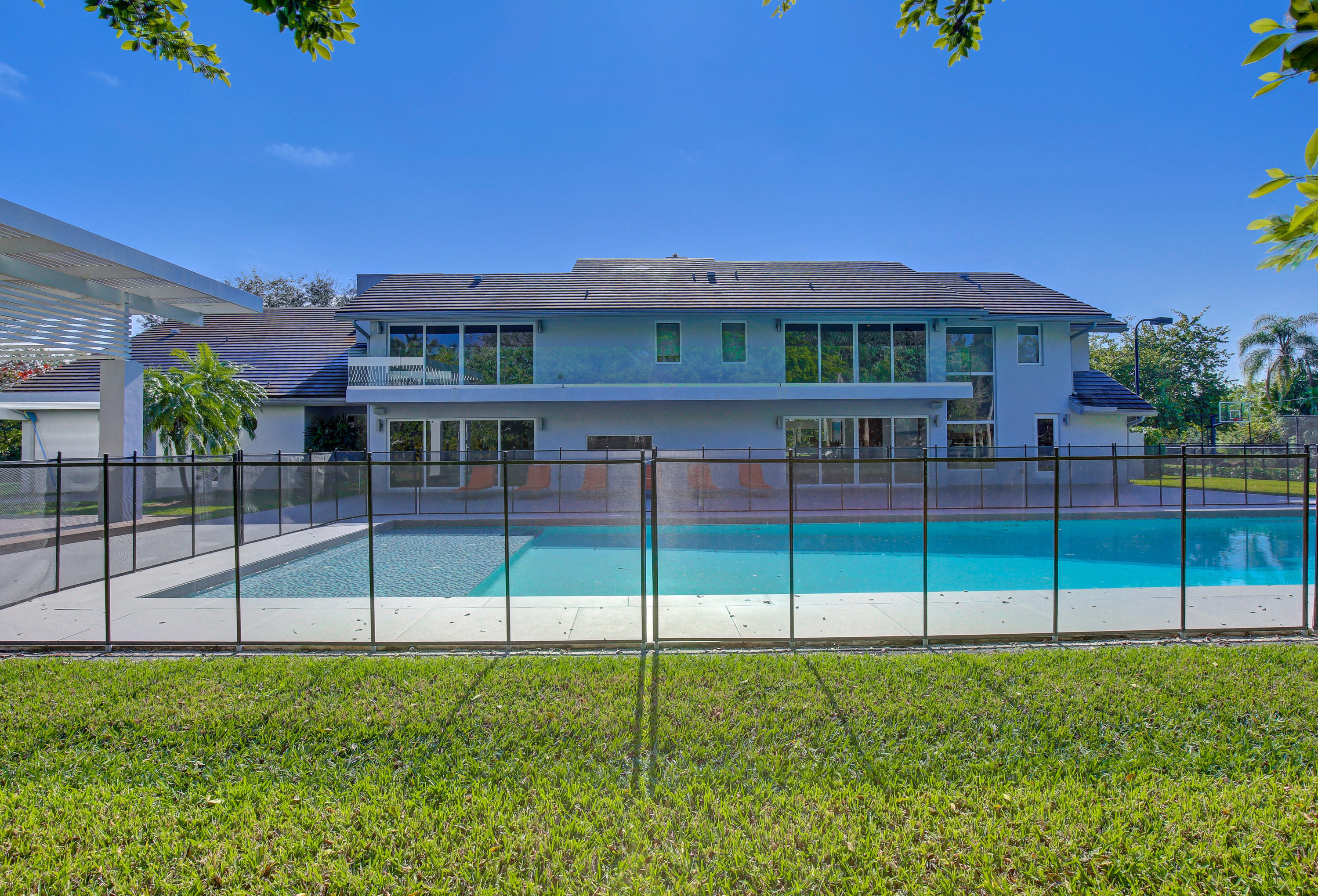 PALM BEACH POINT - Residential