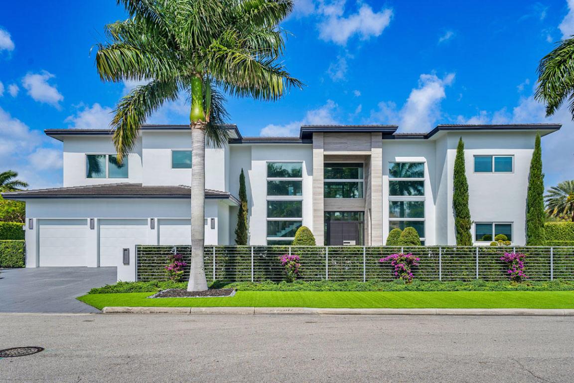 ROYAL PALM YACHT & COUNTRY CLUB - Residential