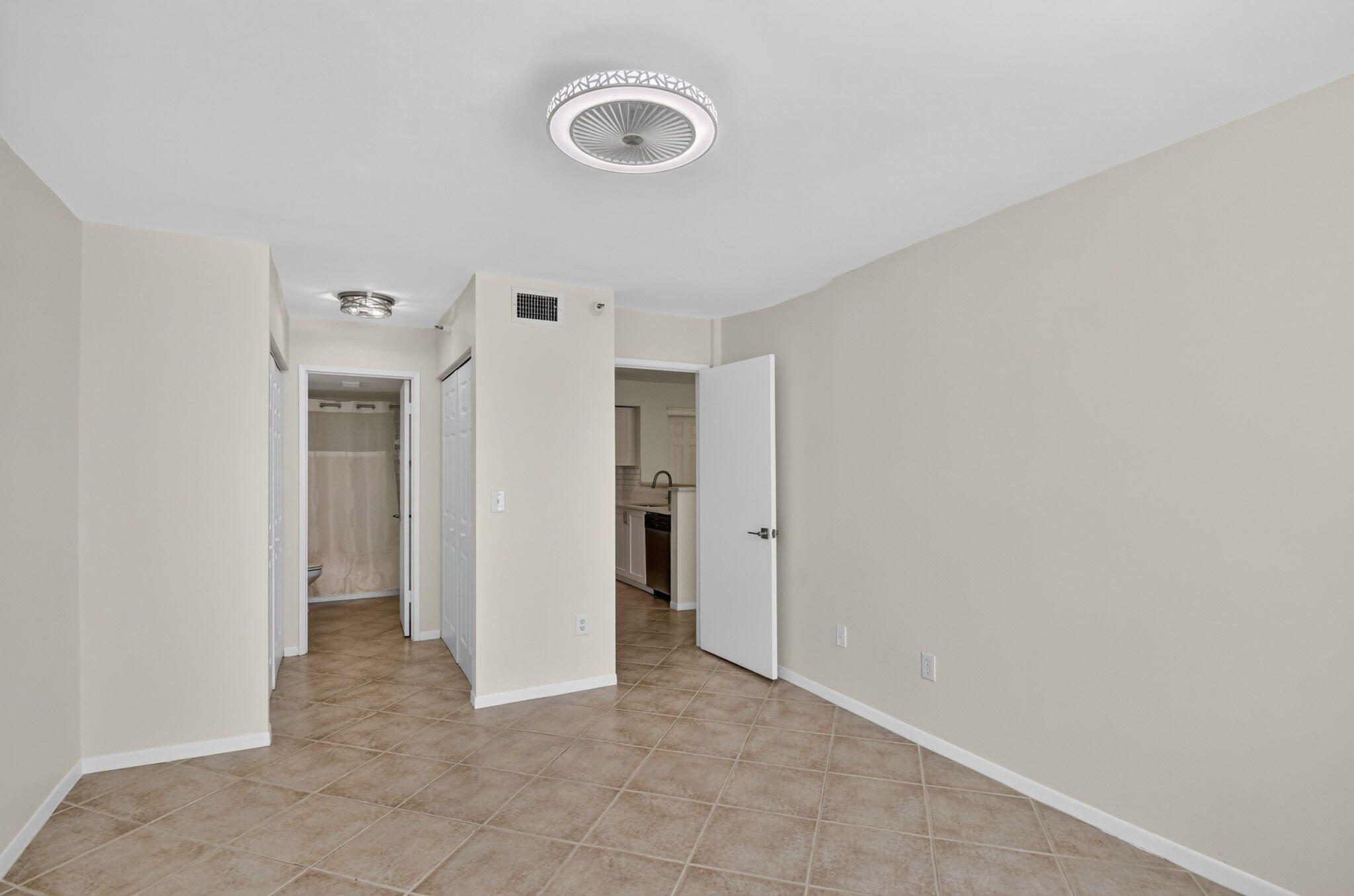 YACHT CLUB ON THE INTRACOASTAL CONDO - Residential Lease
