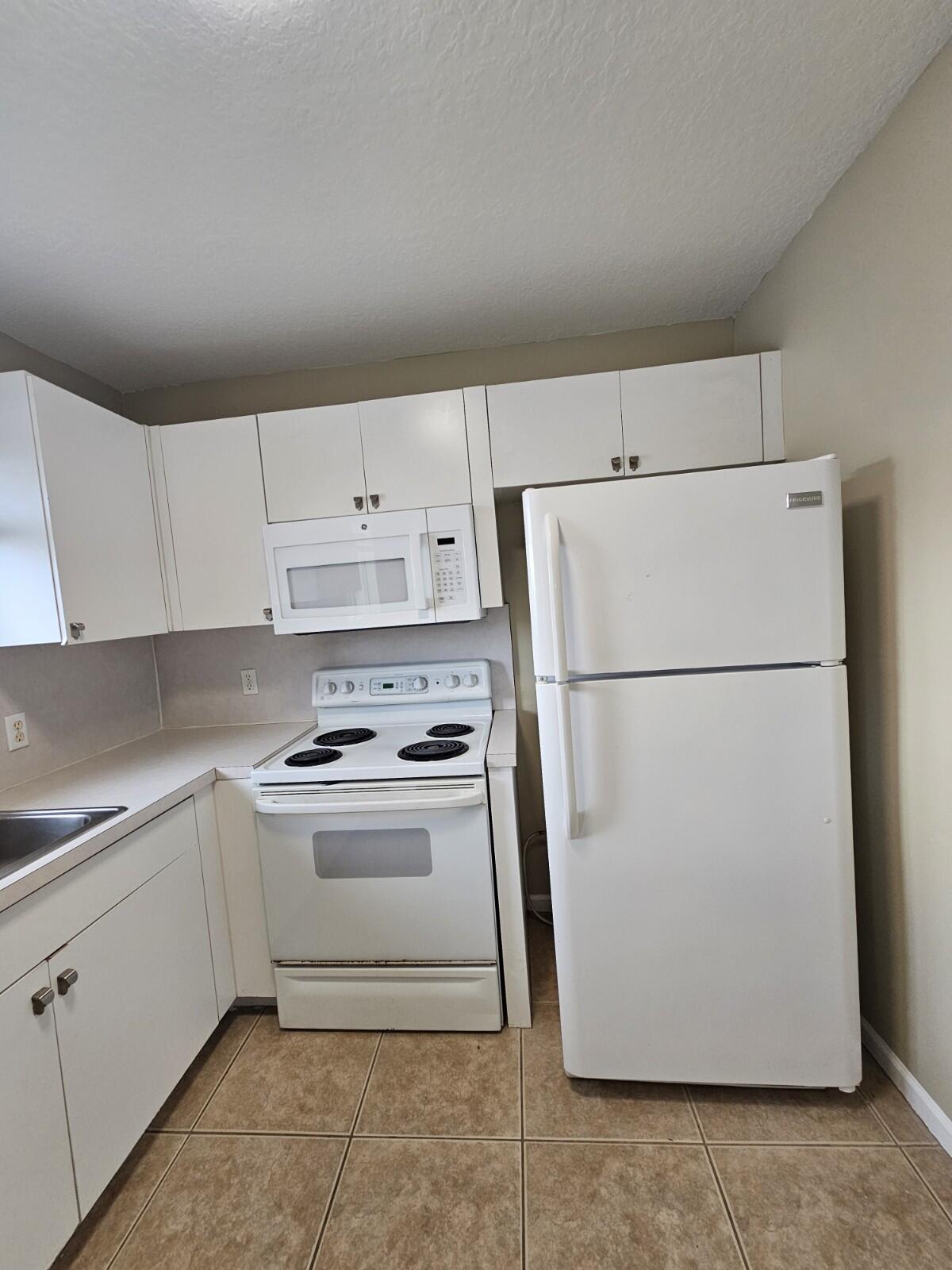 COVE AT BRIAR BAY CONDO - Residential