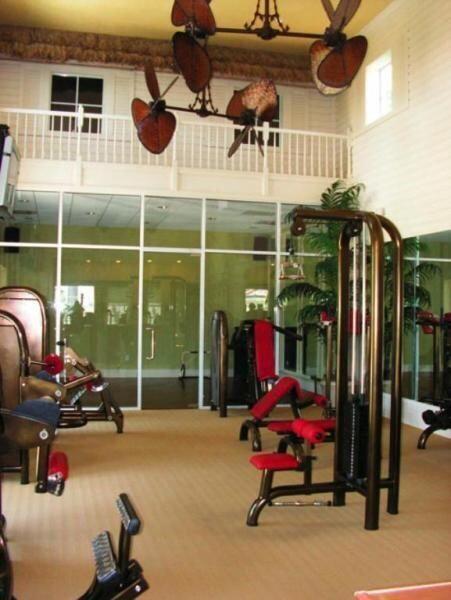 YACHT CLUB - Residential Lease