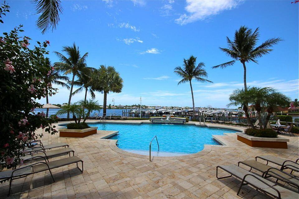 YACHT CLUB - Residential Lease