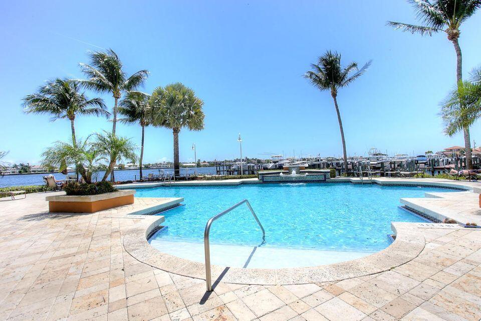 YACHT CLUB - Residential Lease