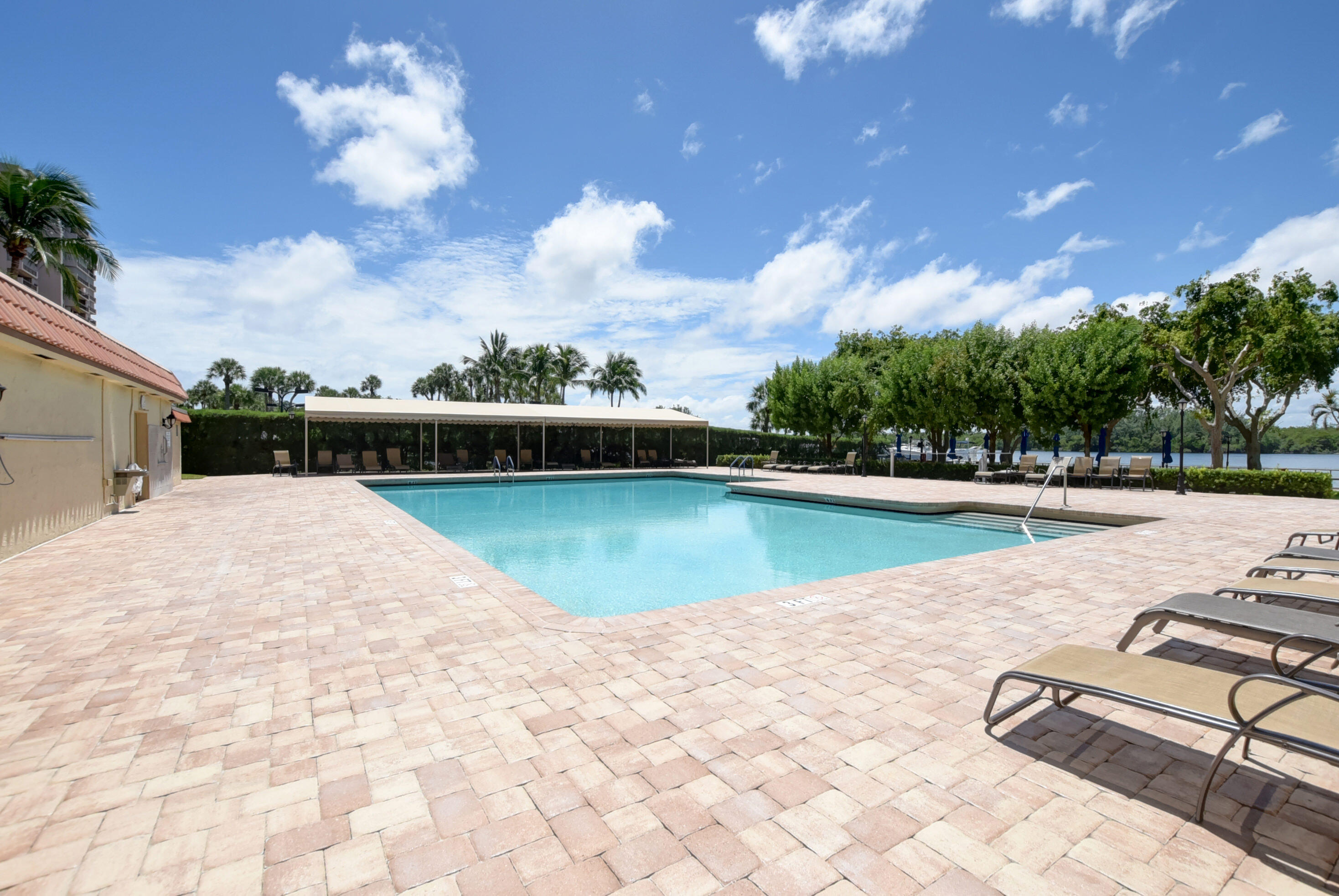BOCA TOWERS CONDO PORTION - Residential Lease