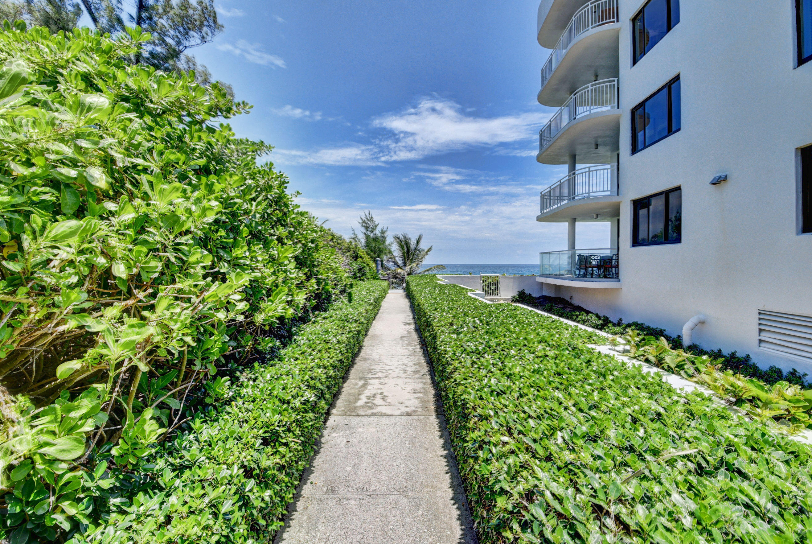 BOCA TOWERS CONDO PORTION - Residential Lease