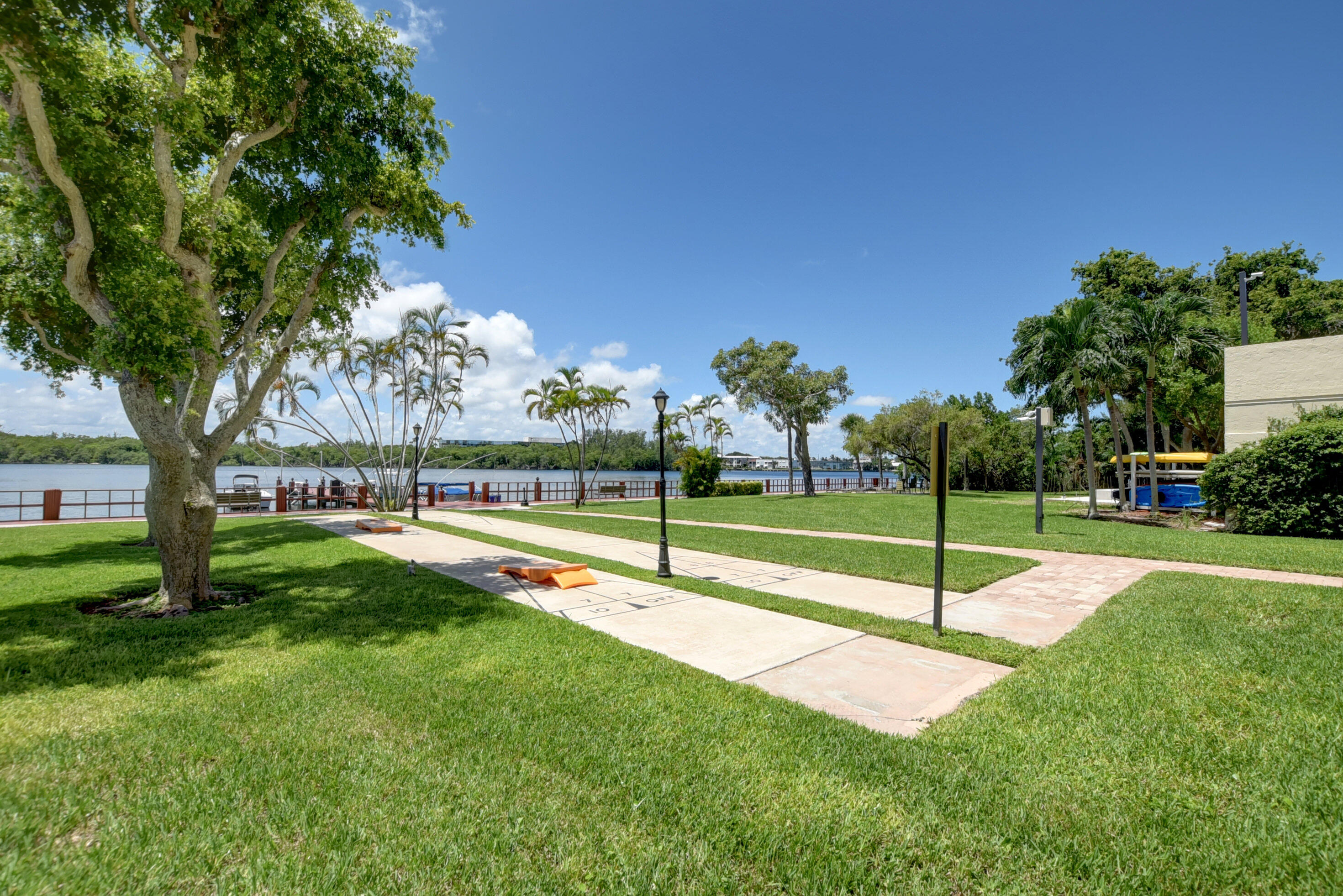 BOCA TOWERS CONDO PORTION - Residential Lease