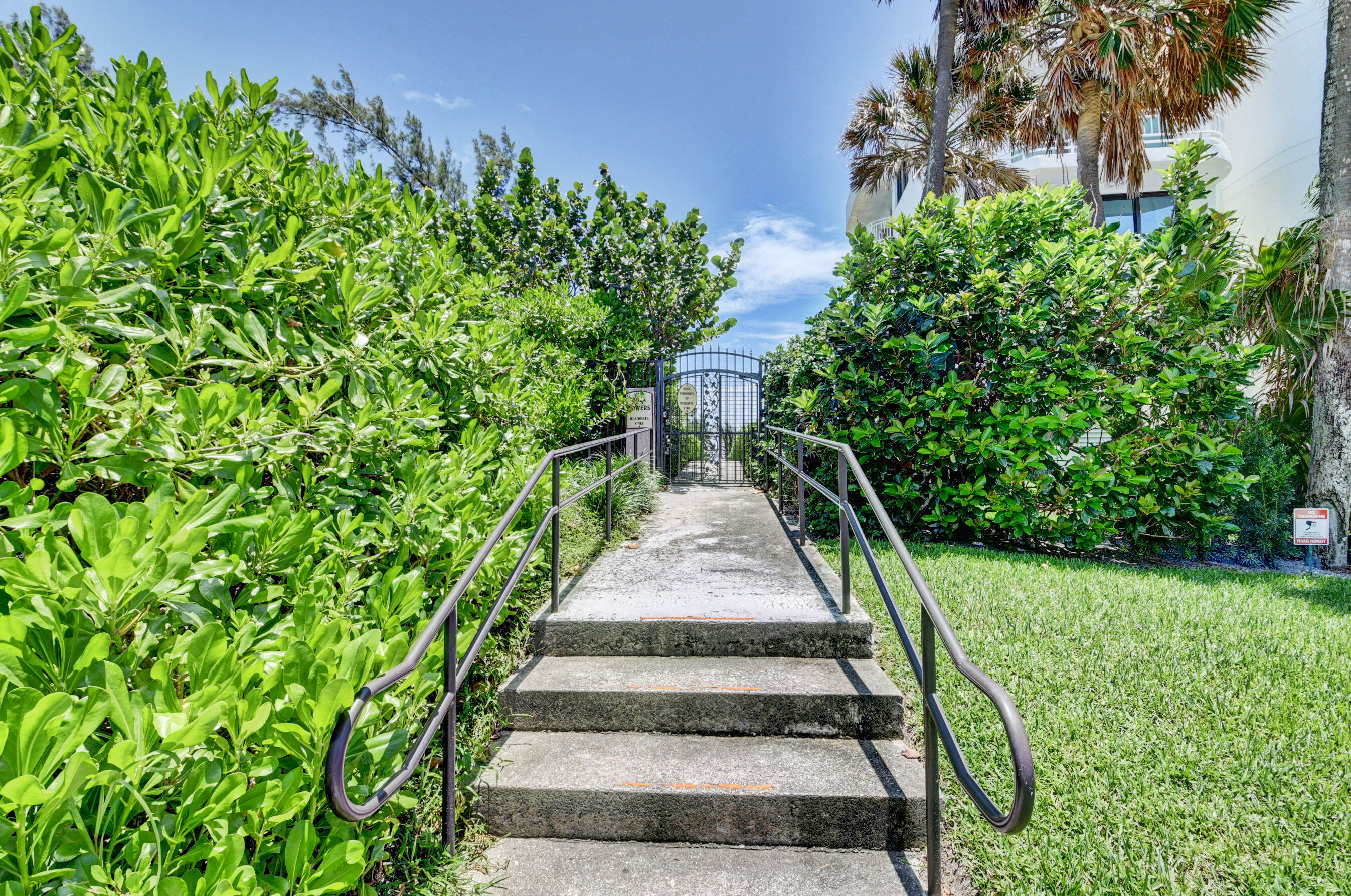 BOCA TOWERS CONDO PORTION - Residential Lease