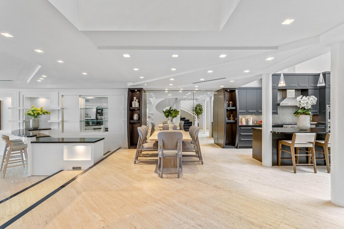 RESIDENCES AT SLOANS CURVE - Residential