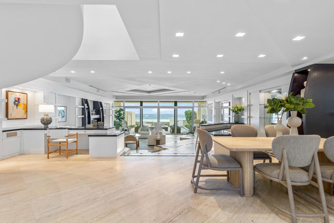 RESIDENCES AT SLOANS CURVE - Residential