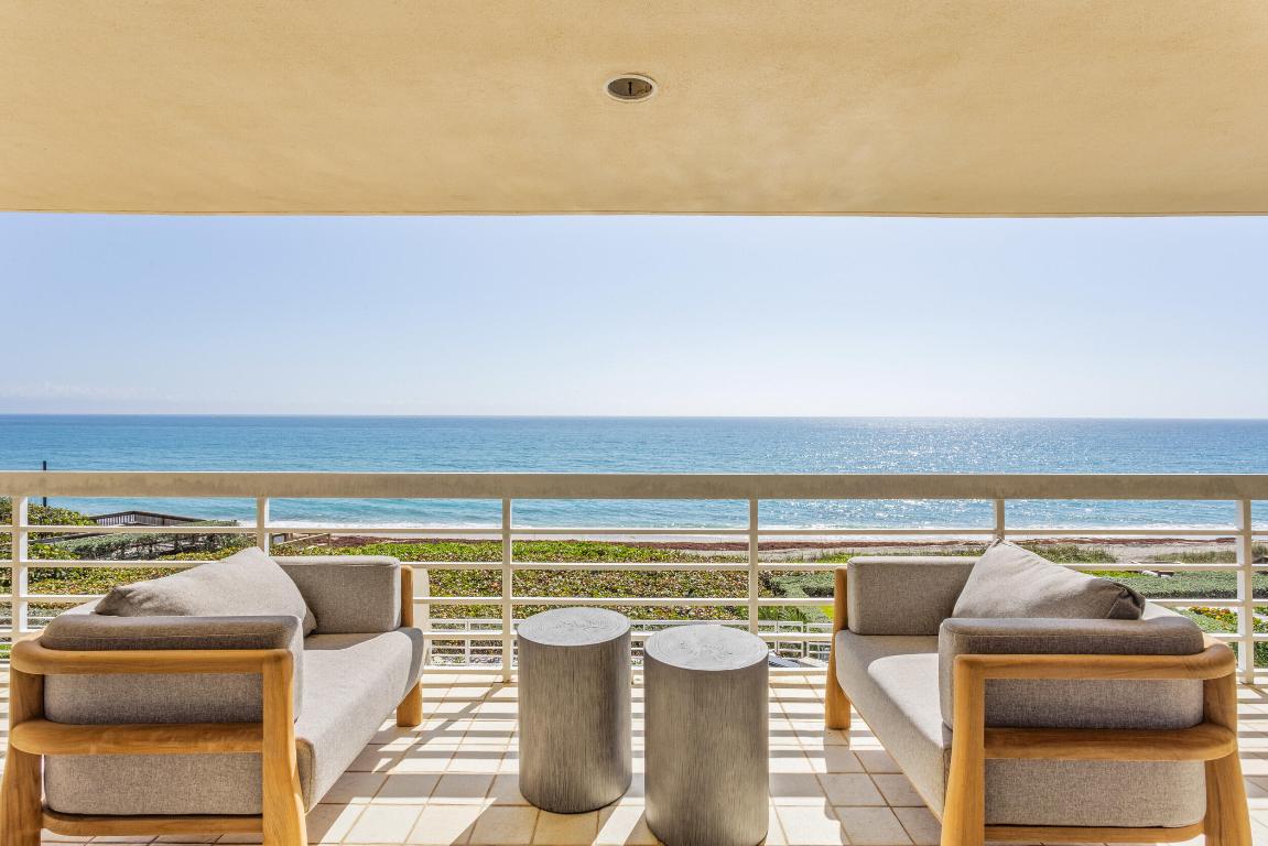 RESIDENCES AT SLOANS CURVE - Residential