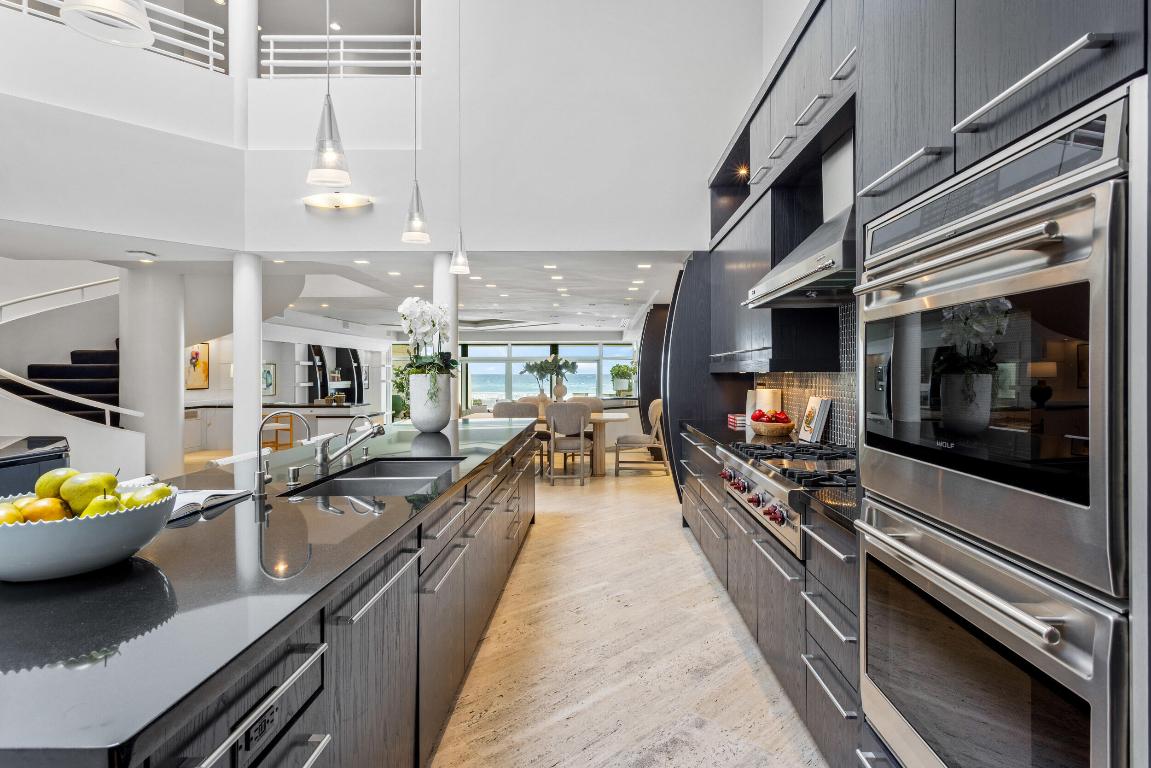 RESIDENCES AT SLOANS CURVE - Residential