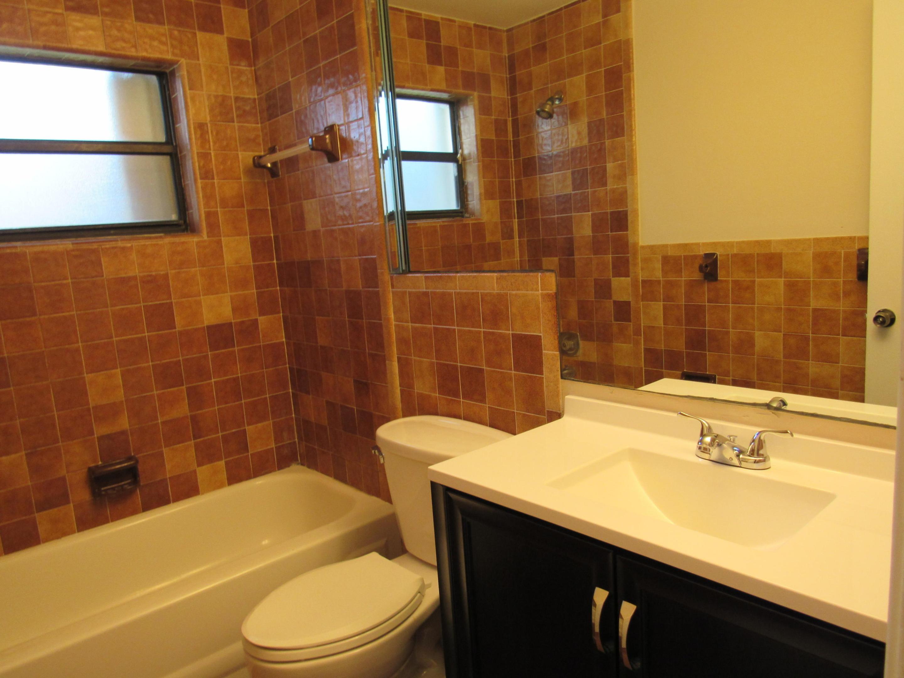 TREE LAKE - Residential Lease