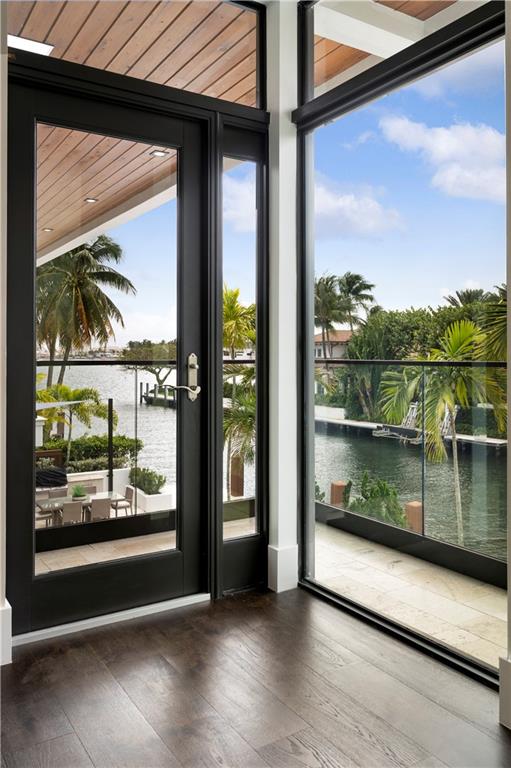 Las Olas Isles - Residential