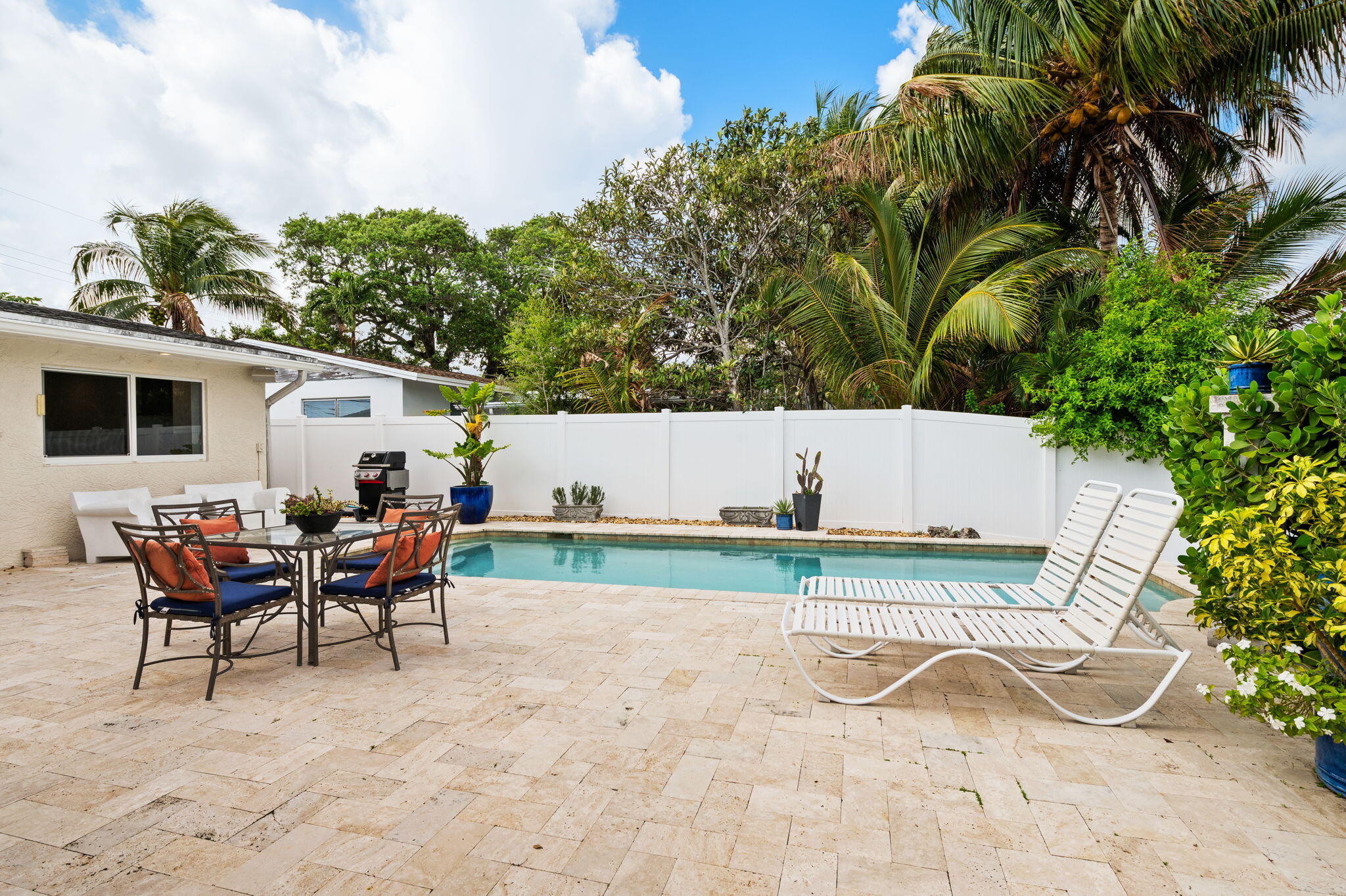 TROPICAL MANORS ADD 26 - Residential