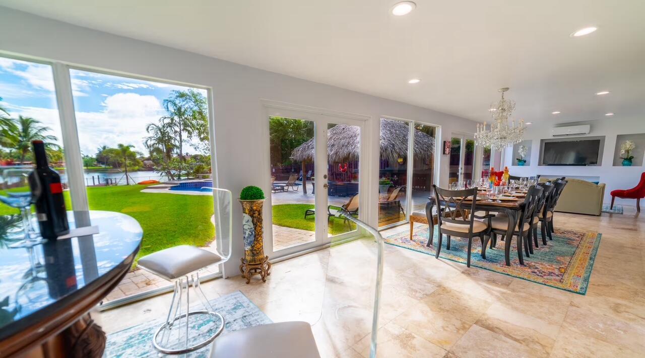 FLORAL PARK LANTANA - Residential