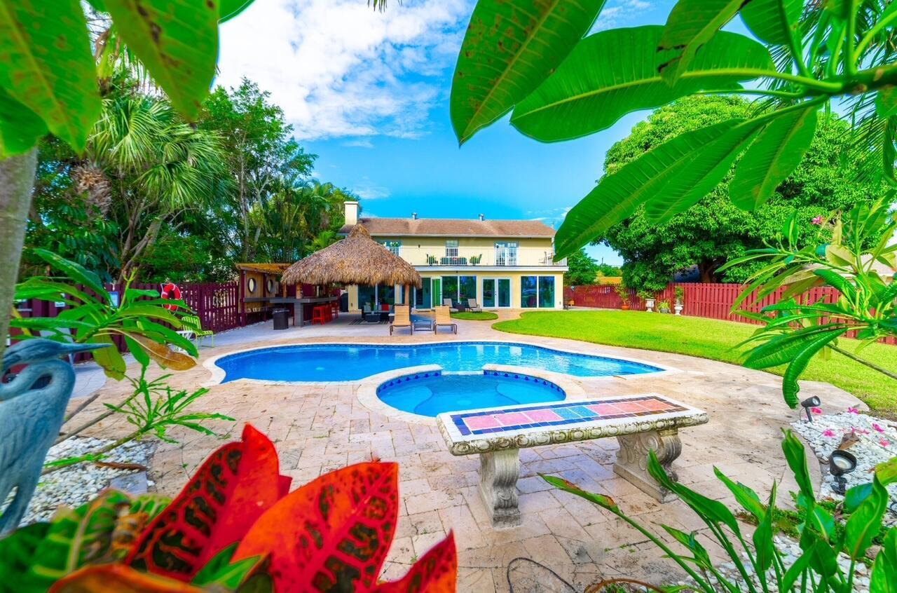 FLORAL PARK LANTANA - Residential