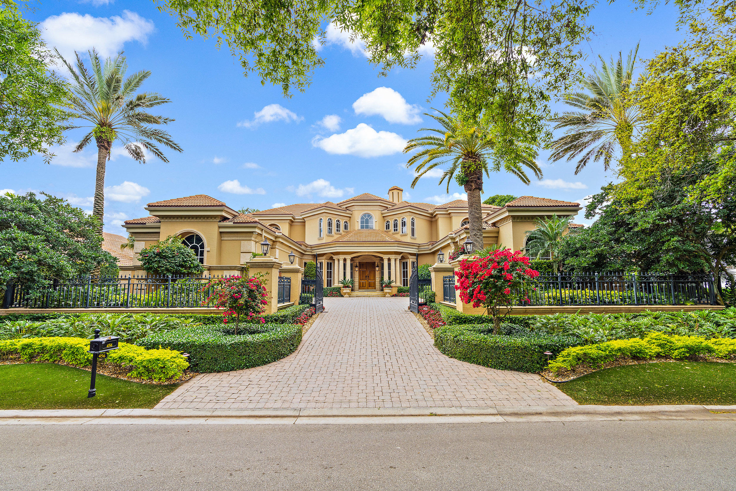 Admirals Cove - Residential