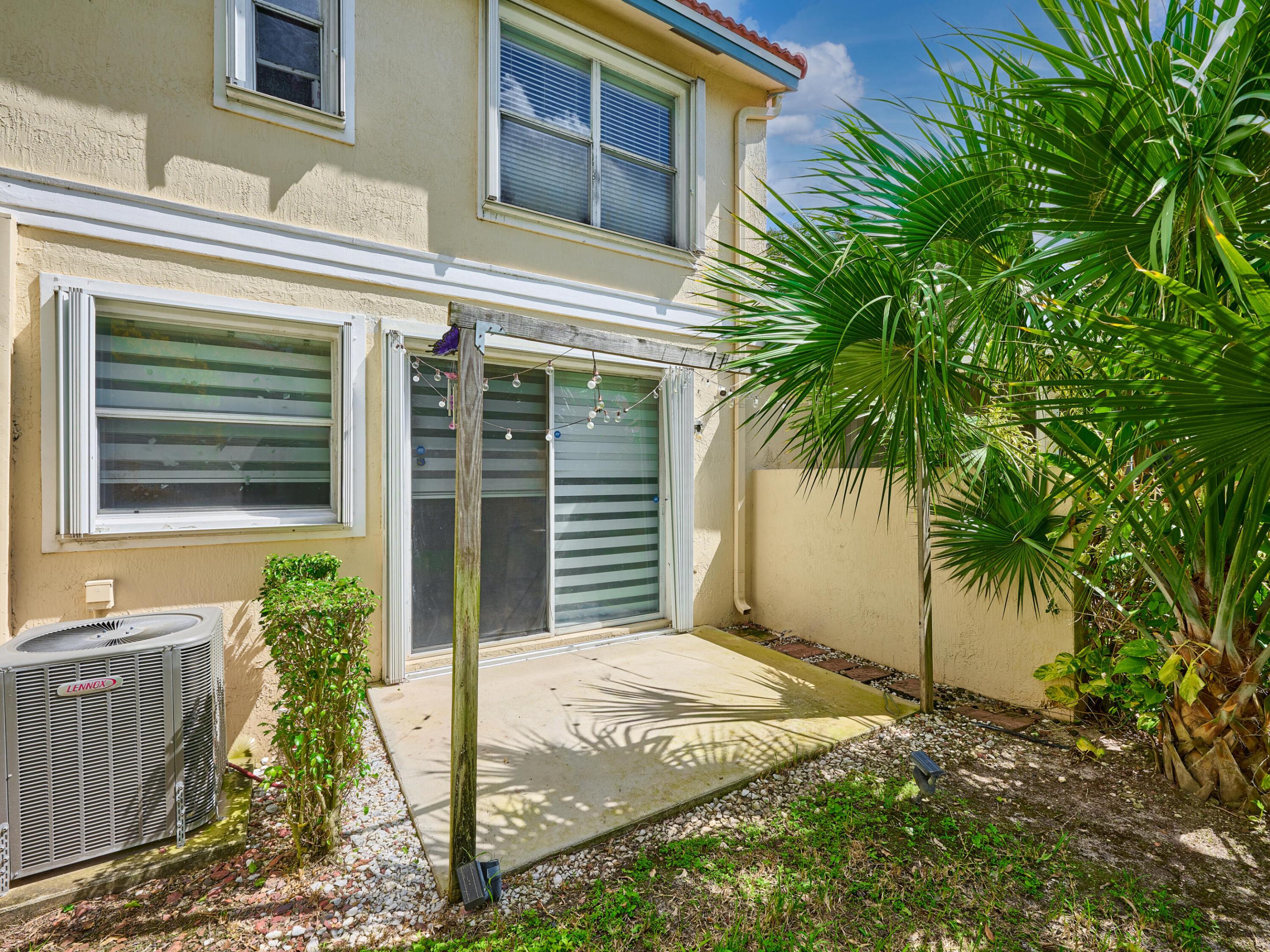 WYNDHAM LAKES EAST - Residential