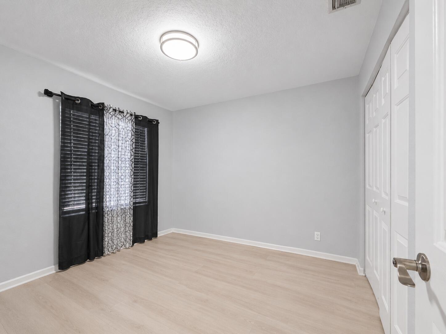 WYNDHAM LAKES EAST - Residential