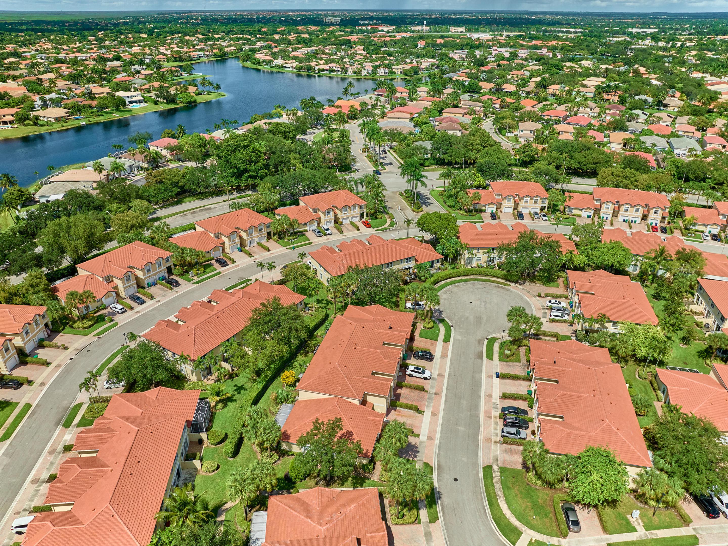 WYNDHAM LAKES EAST - Residential