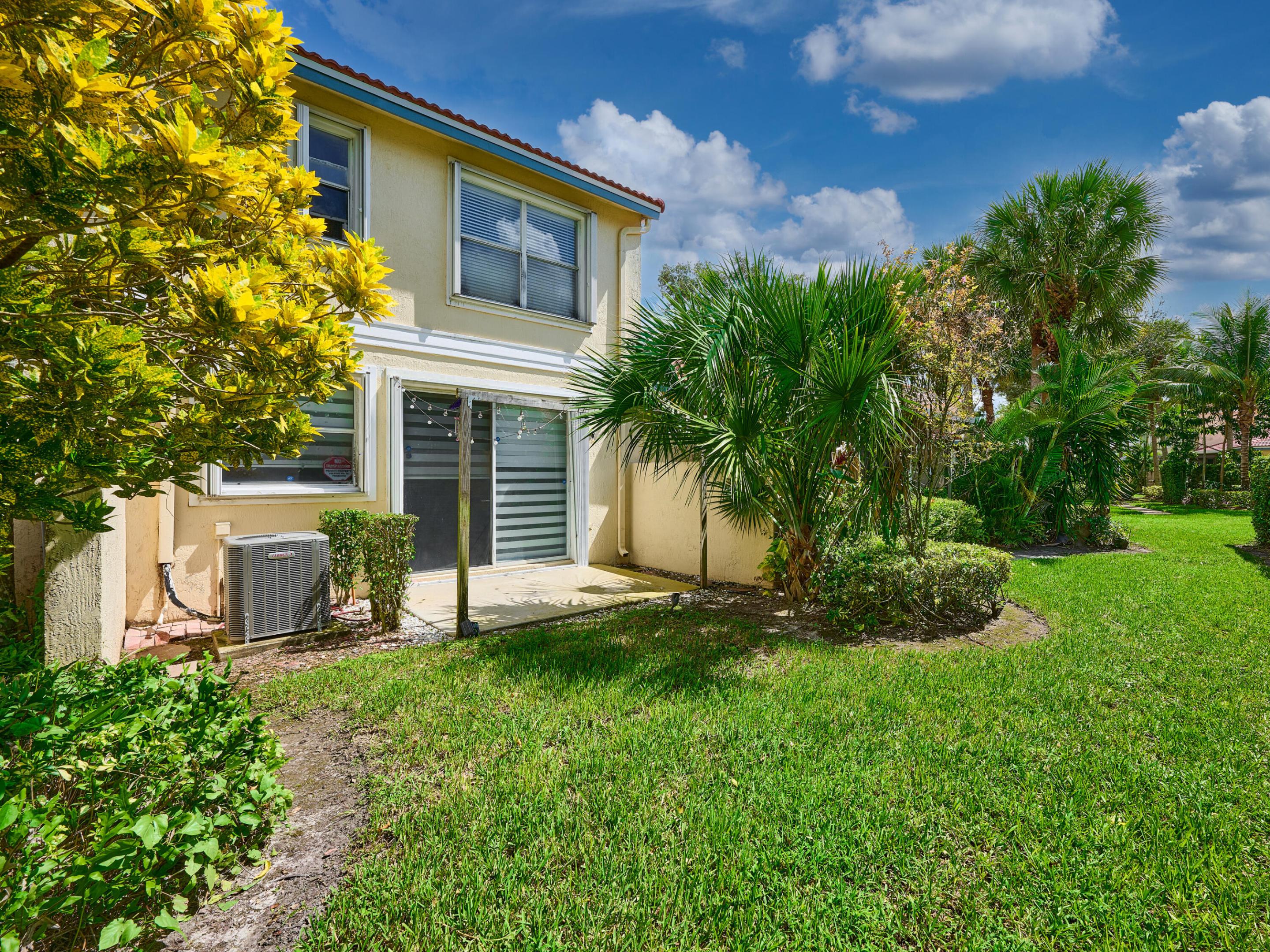 WYNDHAM LAKES EAST - Residential