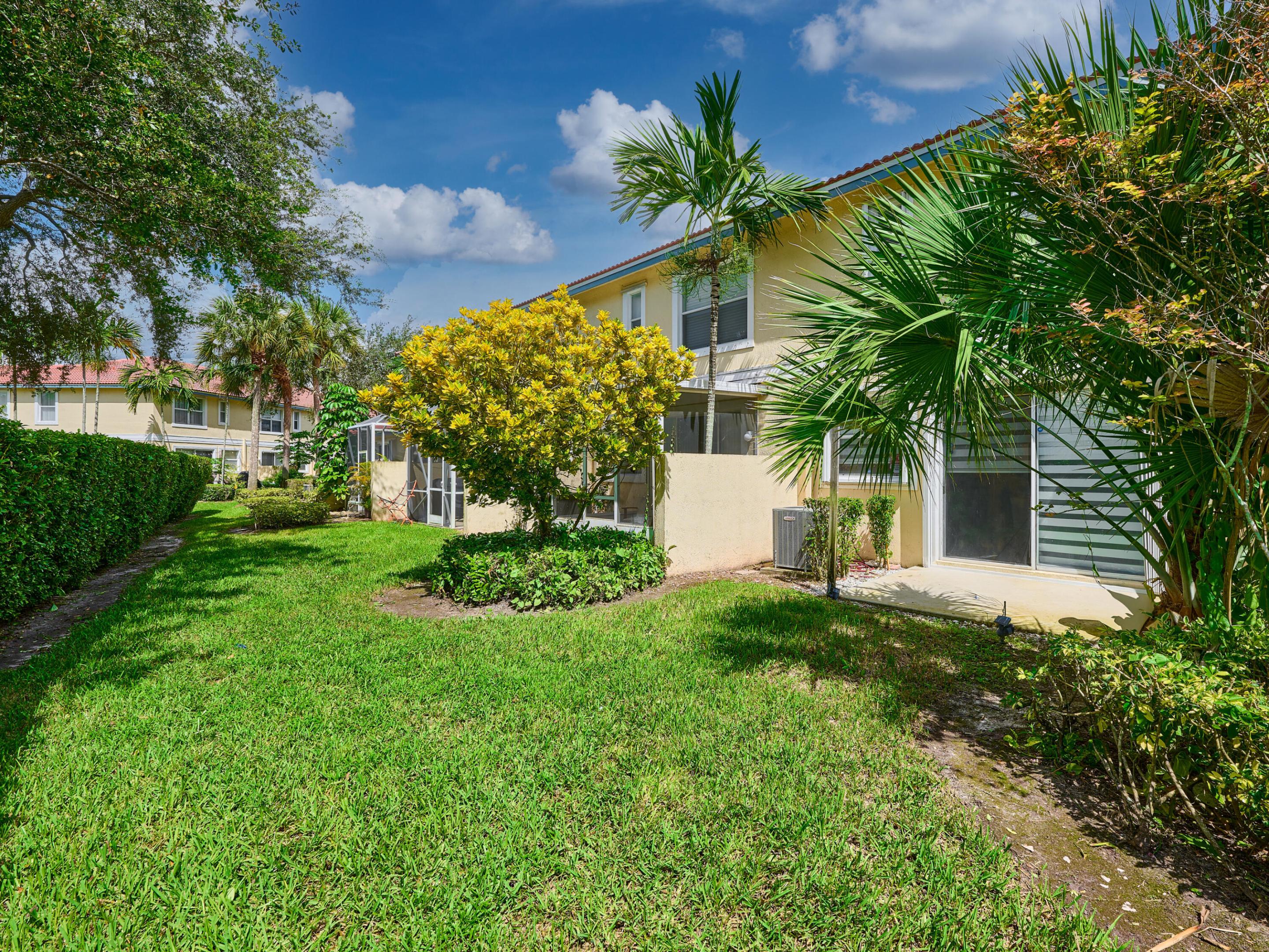 WYNDHAM LAKES EAST - Residential