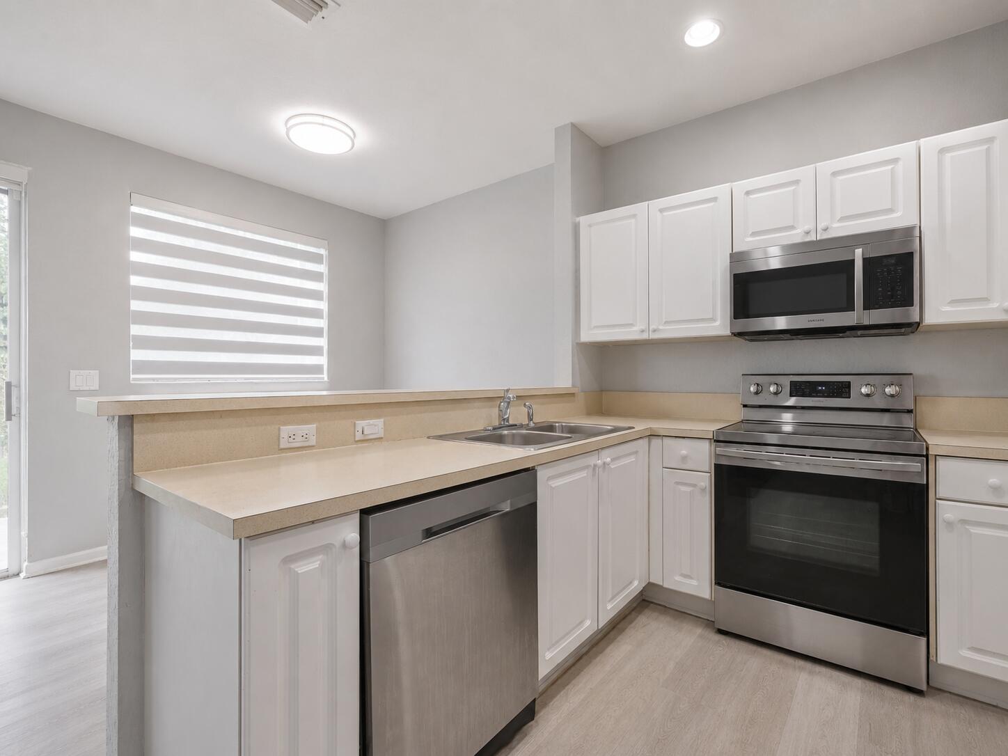 WYNDHAM LAKES EAST - Residential